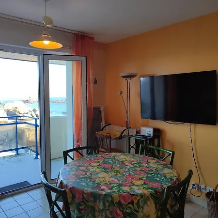 3* Avec Balcon Et Parking Face A La De - Fr-1-368-171 *